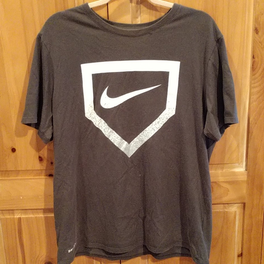 Men's XL The Nike Tee Dri Fit